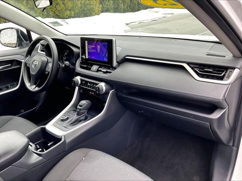 Used 2025 Toyota RAV4 XLE image 14