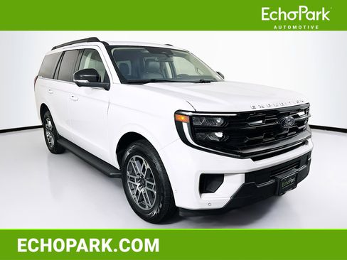 Used 2025 Ford Expedition Active image 1