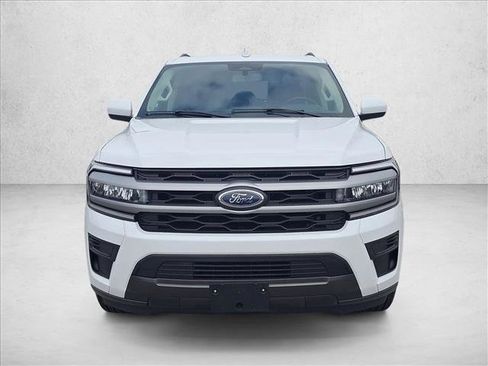 Used 2024 Ford Expedition Max XLT image 2