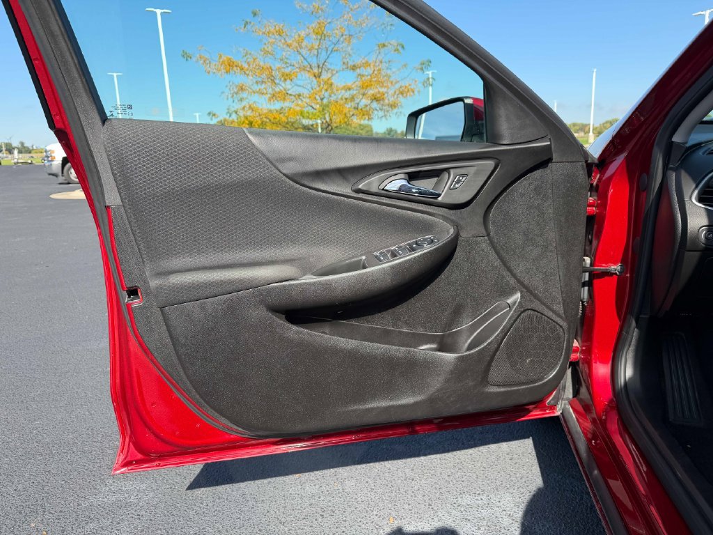 Used 2025 Chevrolet Malibu LT FWD image 26