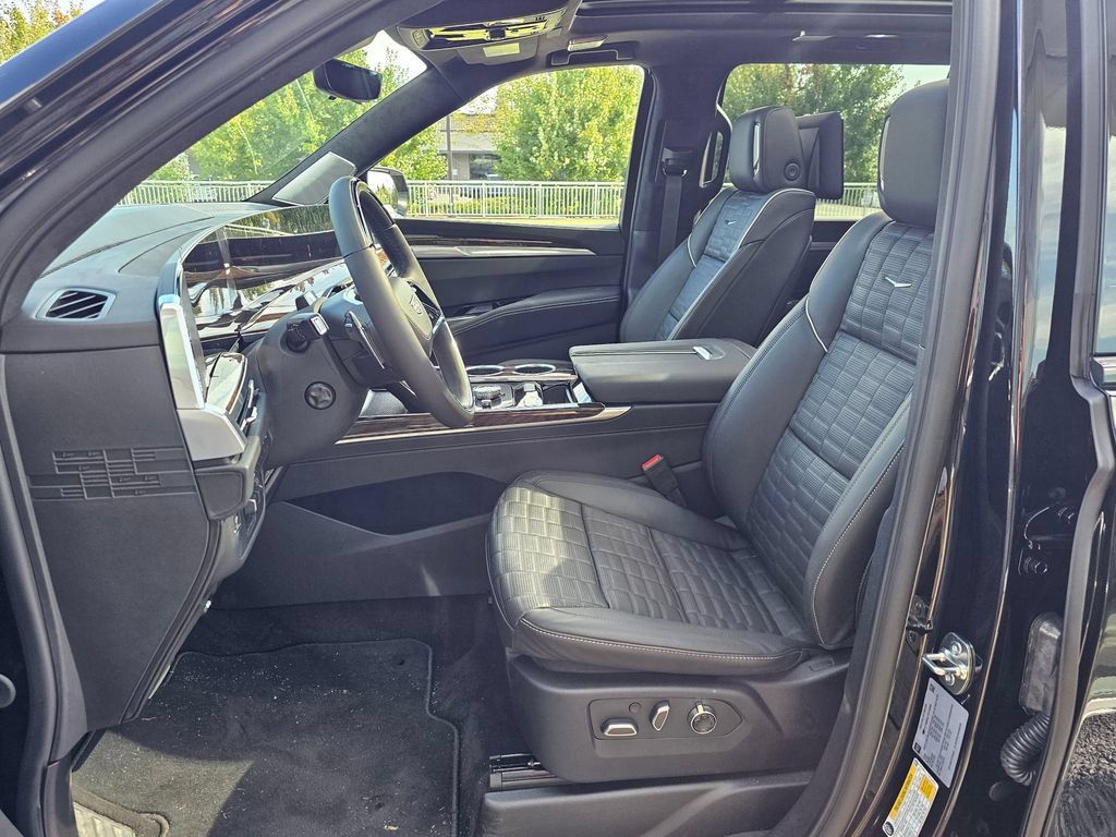 New 2026 Cadillac Escalade ESV Platinum Sport AWD/4WD image 23