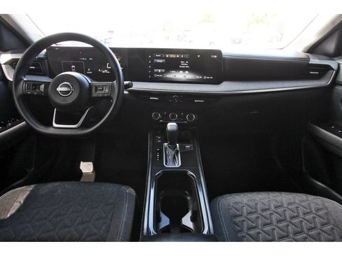 Certified 2025 Nissan Kicks SV AWD/4WD image 12