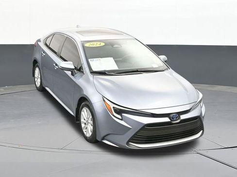 Used 2024 Toyota Corolla XLE image 65