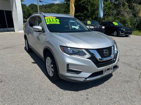 Used 2018 Nissan Rogue SV AWD/4WD image 7