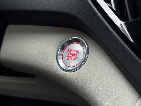 Used 2025 Acura RDX w/ Technology Package image 21