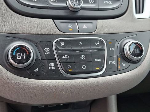 Used 2024 Chevrolet Malibu LT FWD image 15