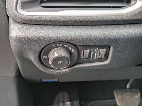 New 2026 Chrysler Pacifica Select FWD image 14