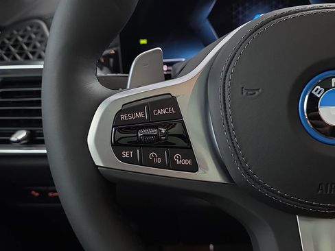 New 2026 BMW X5 xDrive50e w/ Executive Package image 17