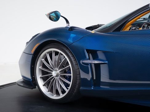 Used 2017 Pagani Huayra RWD image 11