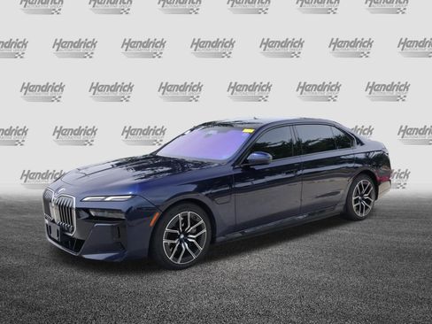 Used 2024 BMW 750e xDrive AWD/4WD image 5