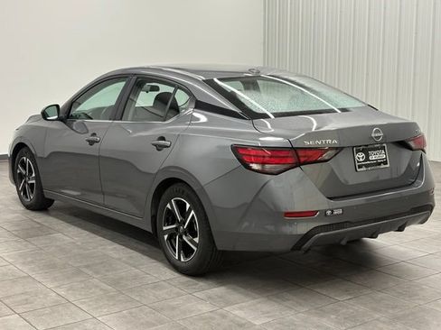 Used 2024 Nissan Sentra SV FWD image 4
