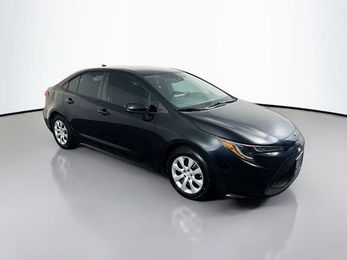 Used 2020 Toyota Corolla LE FWD image 1