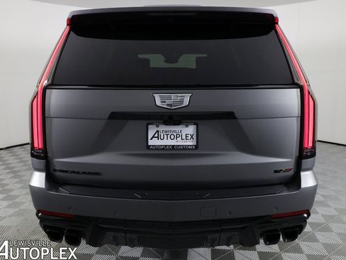 Used 2026 Cadillac Escalade V w/ LPO, Onyx Lite Package image 6