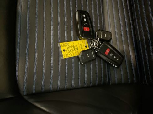 Used 2021 Toyota RAV4 XSE w/ XSE Grade Weather Package AWD/4WD image 27