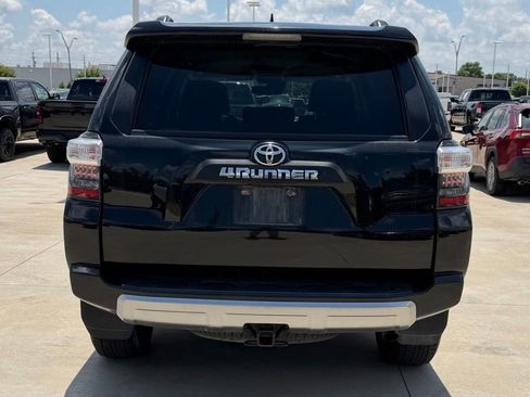 Used 2023 Toyota 4Runner TRD Off-Road Premium AWD/4WD image 4