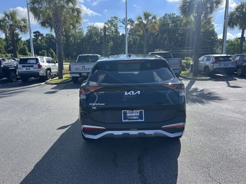 Used 2023 Kia Sportage EX FWD image 9