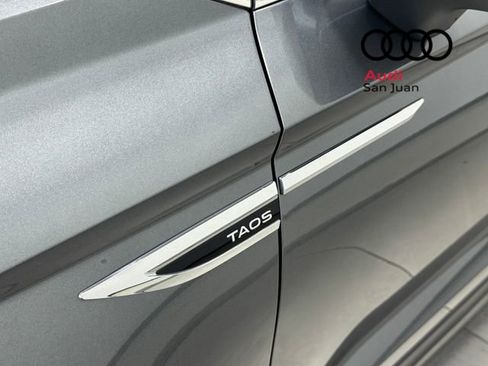 Used 2022 Volkswagen Taos SE w/ Panoramic Sunroof Package FWD image 6