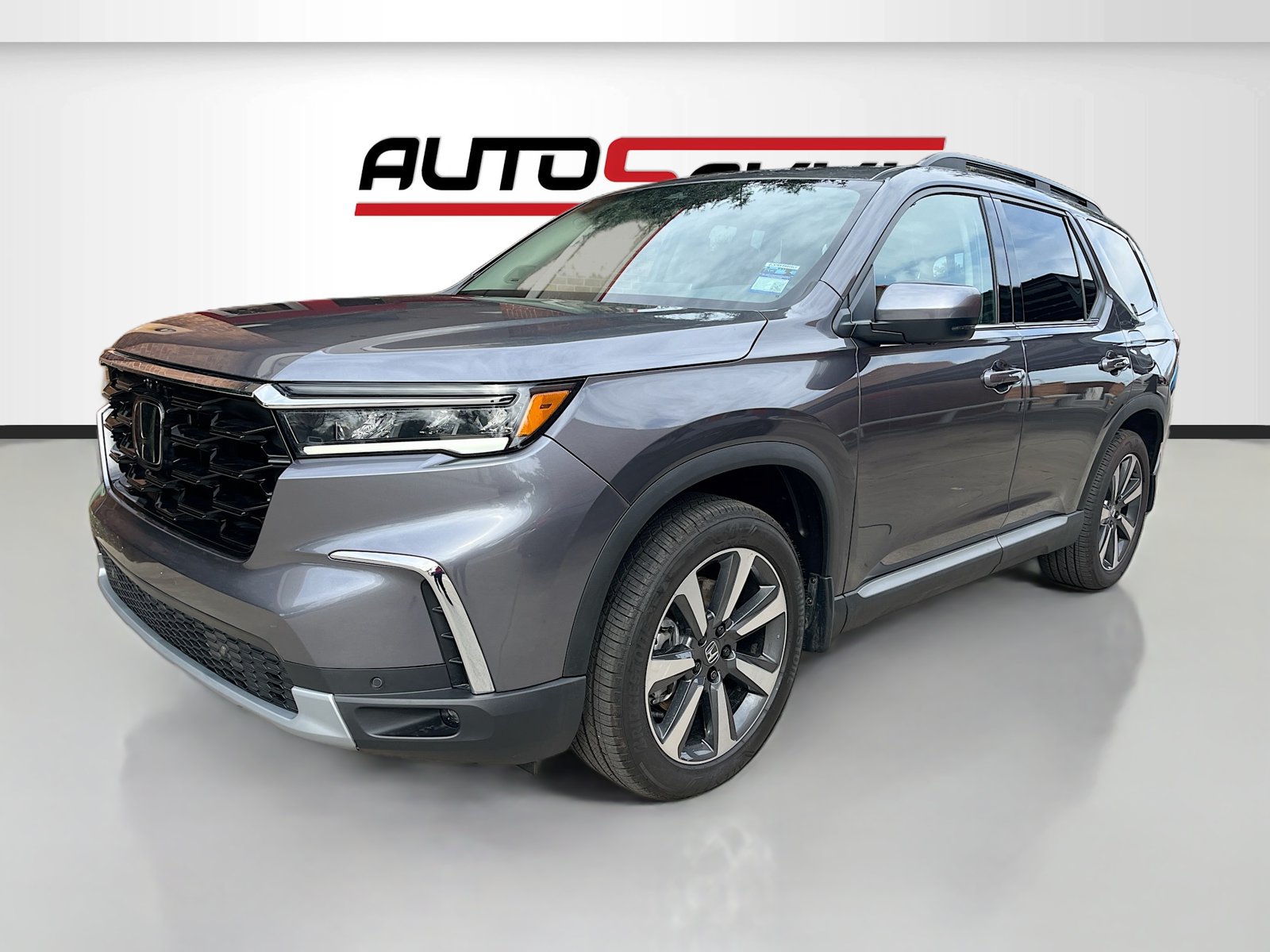 Used 2025 Honda Pilot Elite image 3