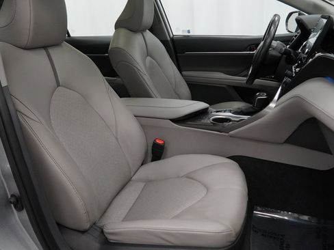 Used 2023 Toyota Camry XLE image 47