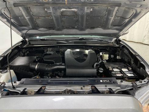 Used 2017 Toyota Tacoma Limited w/ Tow Package AWD/4WD image 26
