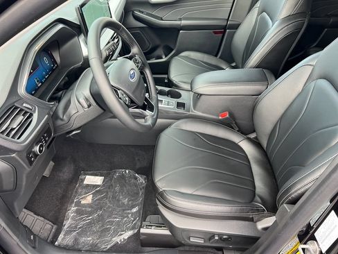 New 2026 Ford Escape SE w/ PHEV Premium Package FWD image 9
