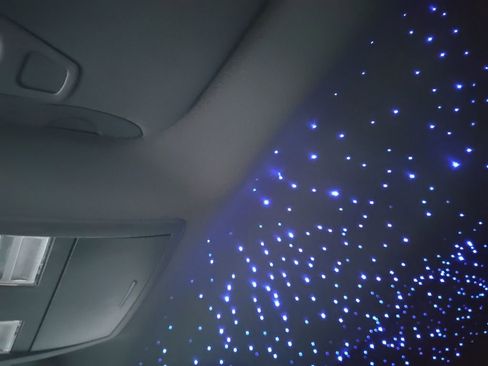 Used 2023 Dodge Challenger SXT image 6