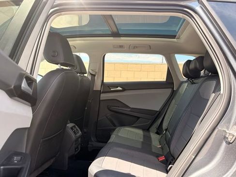 Used 2023 Volkswagen Taos SE w/ Panoramic Sunroof Package AWD/4WD image 15
