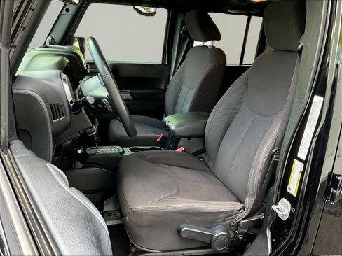 Used 2013 Jeep Wrangler Unlimited Sport AWD/4WD image 21