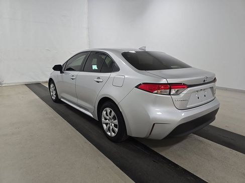 Used 2025 Toyota Corolla LE w/ Convenience Package FWD image 5