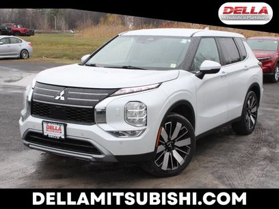 Used 2025 Mitsubishi Outlander SE