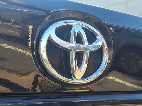 Used 2024 Toyota Corolla LE FWD image 28