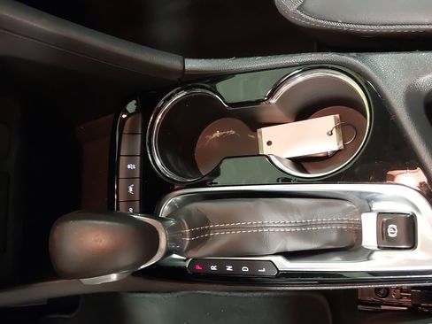 Used 2022 Buick Encore GX Select w/ Sport Touring Package image 21