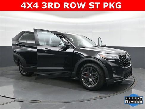 Used 2025 Ford Explorer ST-Line w/ ST-Line Street Pack image 42