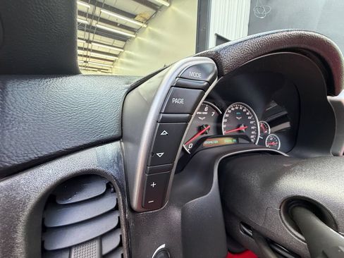 Used 2005 Chevrolet Corvette Coupe w/ Preferred Equipment Group RWD image 27
