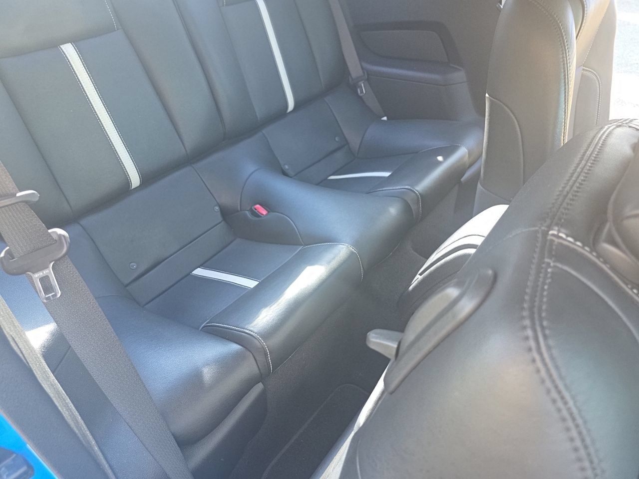 Used 2010 Ford Mustang GT Premium RWD image 31