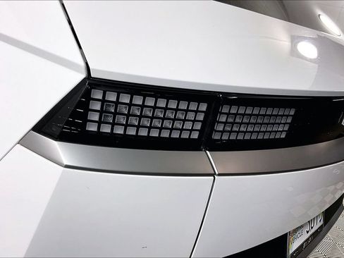 Used 2024 Hyundai Ioniq 5 SE RWD image 28