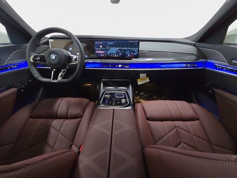New 2026 BMW 750e xDrive w/ Executive Package image 8