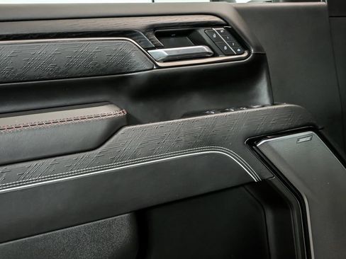 Used 2024 GMC Sierra 2500 AT4X AWD/4WD image 9