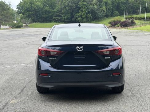 Used 2015 MAZDA MAZDA3 i Touring w/ Technology Package FWD image 5