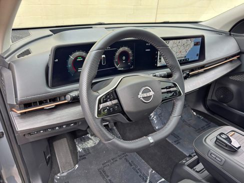 Used 2025 Nissan Ariya FWD image 12