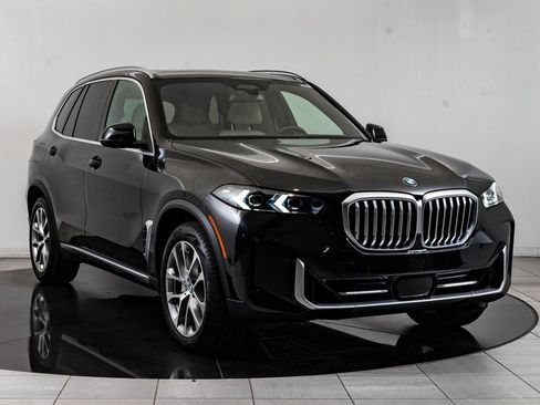 Used 2024 BMW X5 xDrive40i w/ Premium Package image 12