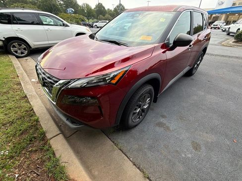 Used 2023 Nissan Rogue S FWD image 7