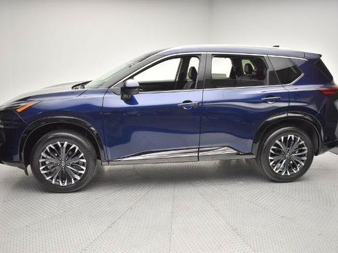 Certified 2026 Nissan Rogue Platinum w/ Platinum Premium Package AWD/4WD image 8