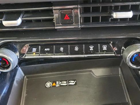 Used 2025 Chevrolet Suburban LT w/ Comfort Package AWD/4WD image 30