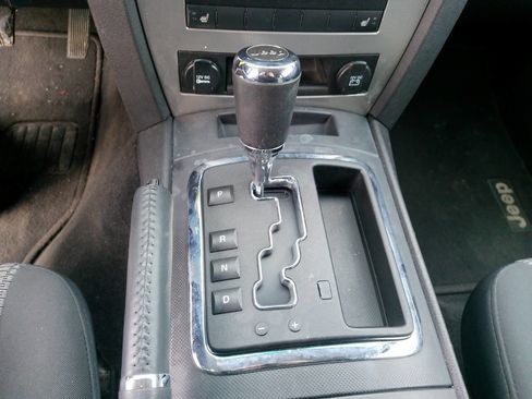 Used 2009 Jeep Grand Cherokee Laredo w/ Popular Equipment Group image 18