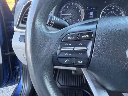 Used 2020 Hyundai Elantra SE FWD image 37
