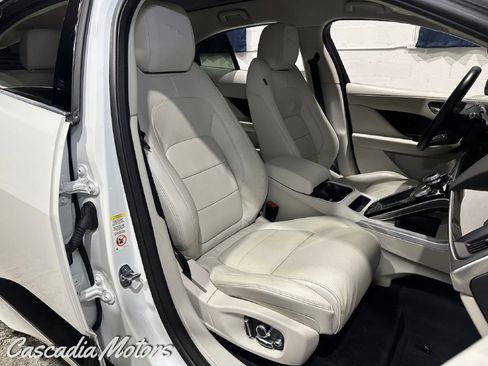 Used 2022 Jaguar I-PACE HSE image 13