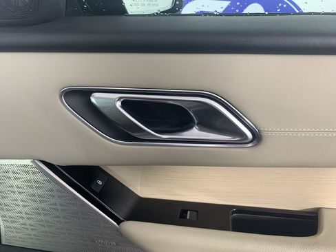 Used 2018 Land Rover Range Rover Velar R-Dynamic SE AWD/4WD image 42