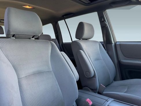 Used 2007 Toyota Highlander w/ 3rd Row image 30