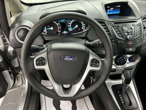 Used 2019 Ford Fiesta SE FWD image 4